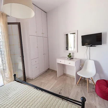 Seaside Poros Apartment